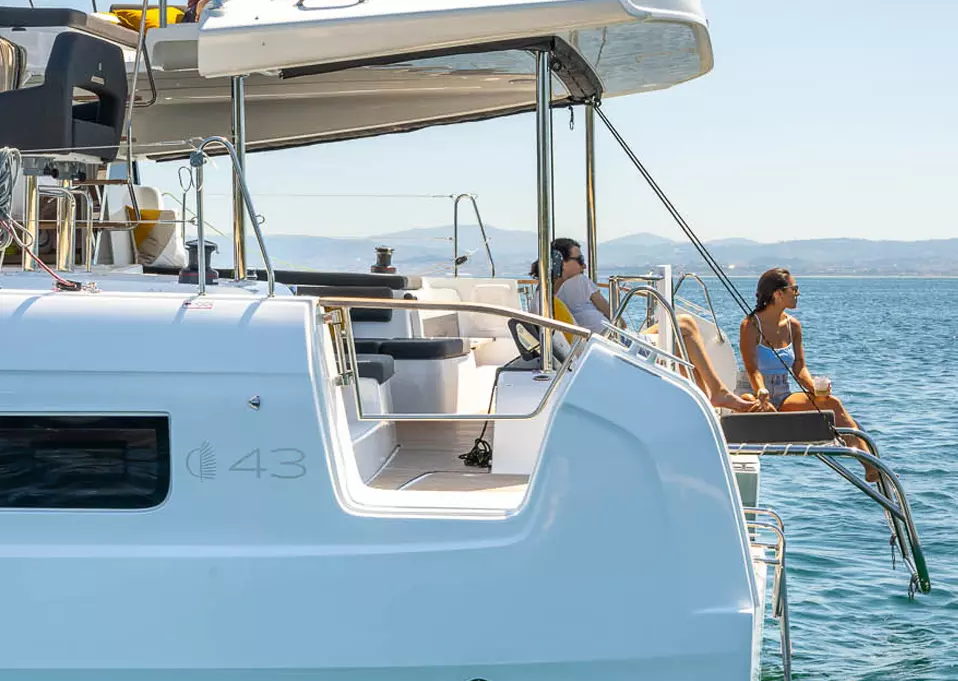 Lagoon 43: the new NSS catamaran for an uncompromising holiday